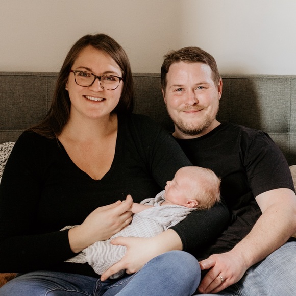 Meet your Posher, Lauren - Picture 2 of 2